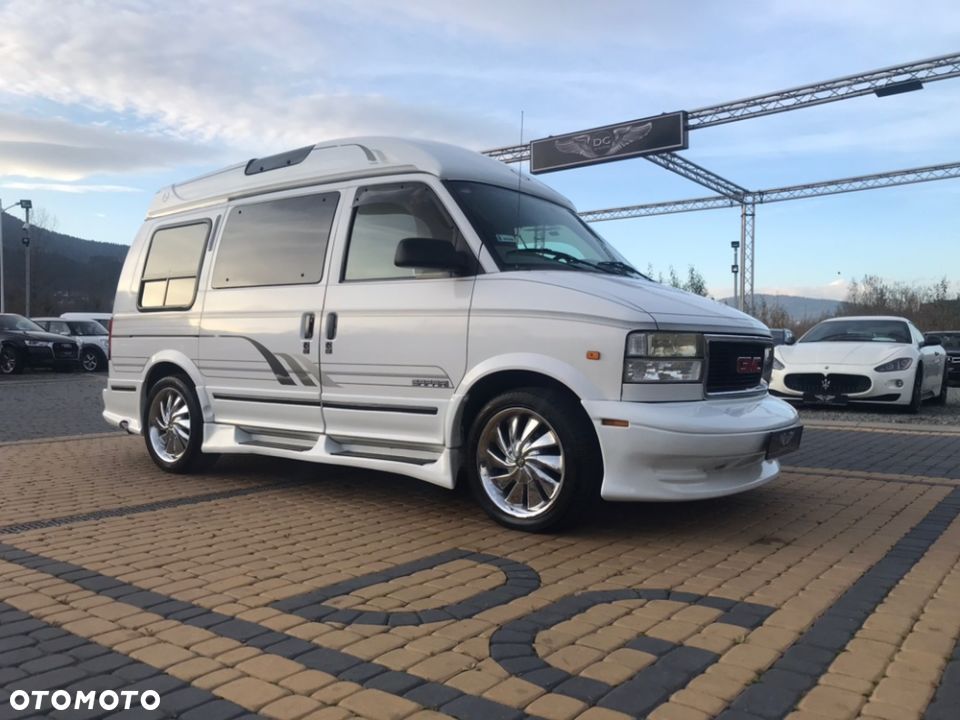 GMC Safari
